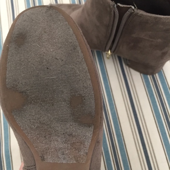 3/$30 Brown Booties with a Zipper - Picture 3 of 4